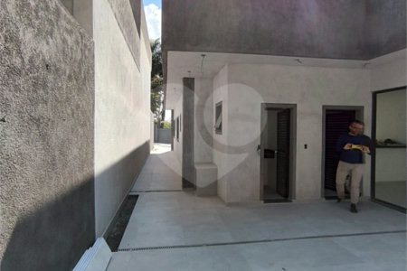 Casa à venda com 3 quartos, sendo 1 suíte, no condomínio Villagio Brasil, Atibaia - SP
