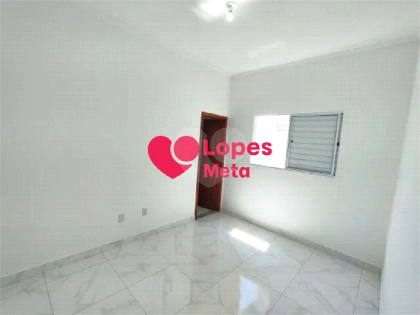 Casa à venda com 2 quartos, sendo 1 suíte, em Residencial Estoril, Taubaté, SP