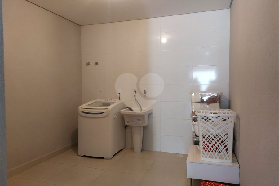 Casa à venda com 3 quartos, sendo 1 suíte, no condomínio Professora Romilde Nogueira de Sá, São Paulo - SP