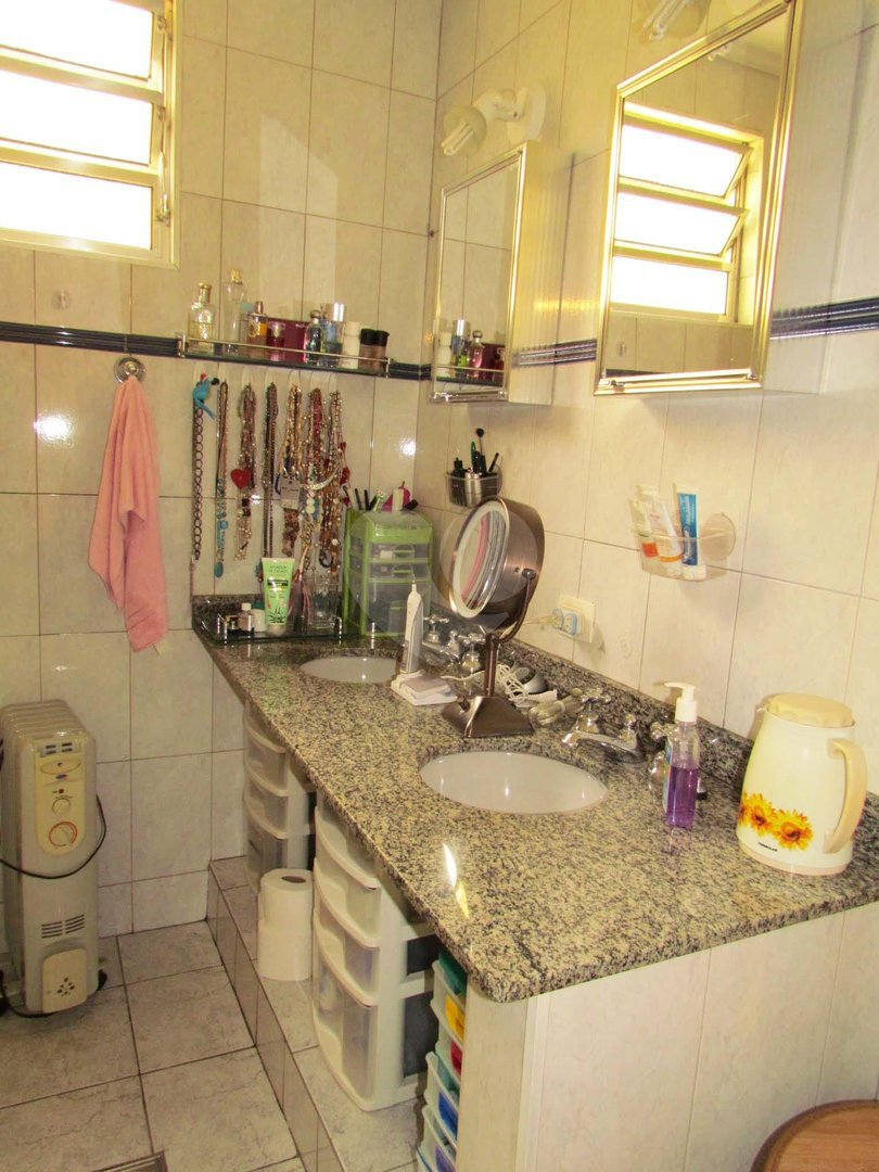 Casa de Vila à venda com 4 quartos, sendo 1 suíte, em Chácara Monte Alegre, São Paulo, SP