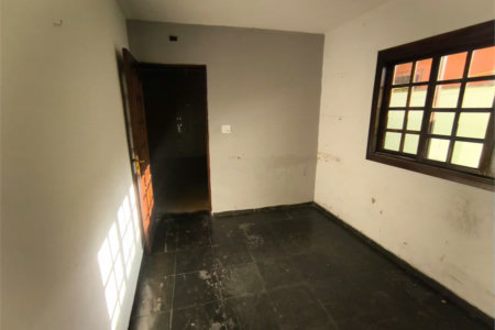 Casa à venda com 3 quartos em Jardim das Esmeraldas, São Paulo, SP