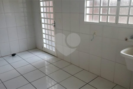 Casa com 4 Quartos para alugar - Residencial Samambaia
