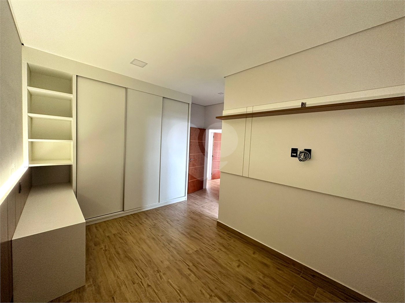 Casa à venda com 3 suítes no condomínio Residencial Central Parque, Salto - SP