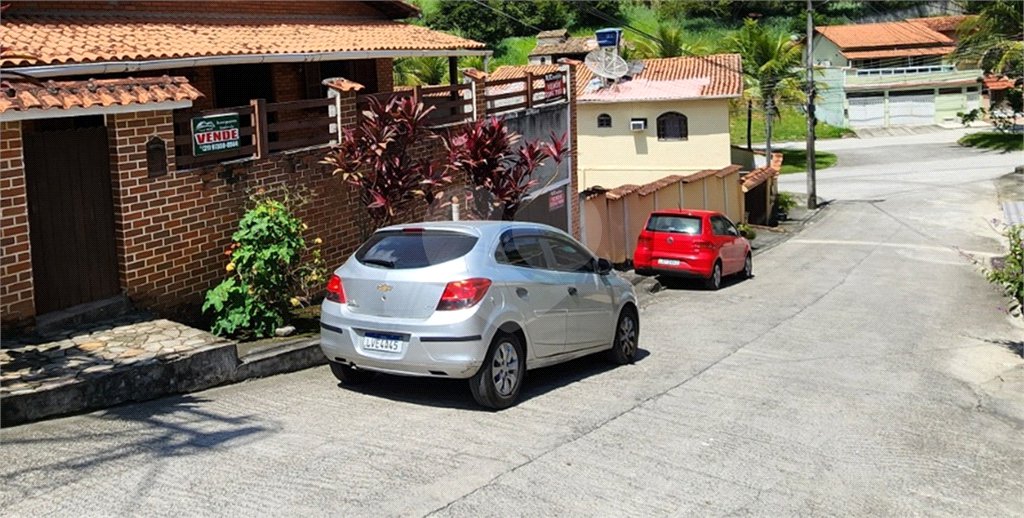Casa de Vila à venda com 4 quartos, sendo 1 suíte, em Rio do Ouro, São Gonçalo, RJ