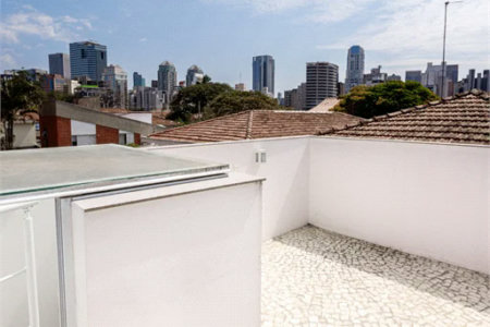 Sobrado à venda com 3 quartos, sendo 1 suíte, em Brooklin Paulista, São Paulo, SP
