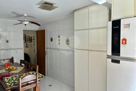 Casa à venda com 3 quartos no condomínio Santa Terezinha, São Paulo - SP