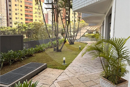 Apartamento à venda com 3 quartos, sendo 1 suíte, em Vila Andrade, São Paulo, SP