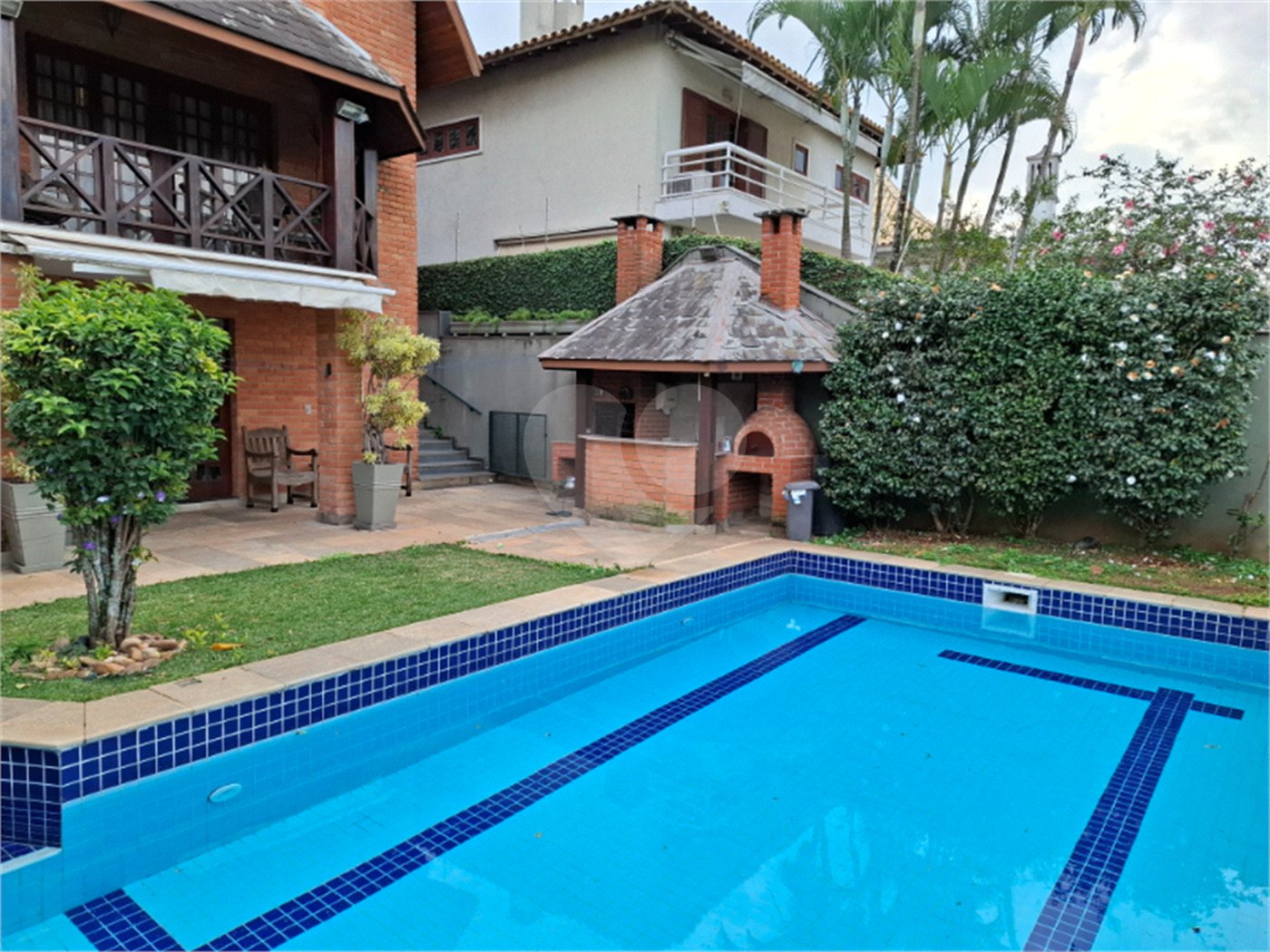 Sobrado à venda com 4 quartos, sendo 2 suítes,  em Jardim Leonor, São Paulo, SP