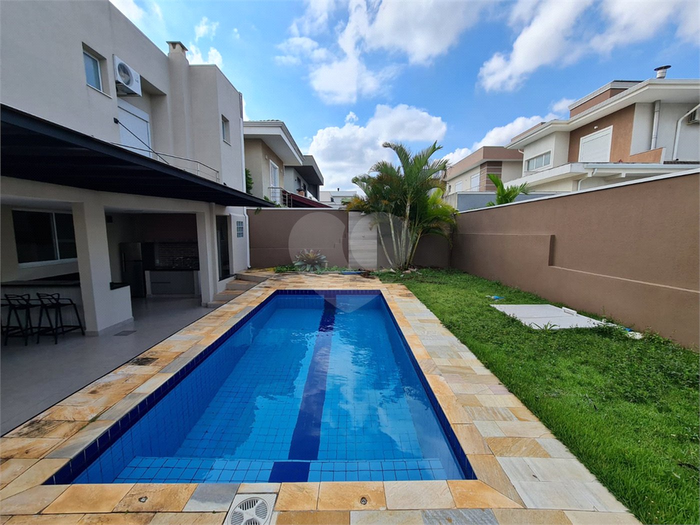 Casa à venda com 3 suítes no condomínio Geneve, Campinas - SP