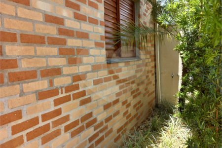 Casa térrea no Condomínio Faixa Azul