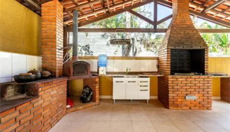 Chácara à venda com 7 quartos, sendo 3 suítes,  em Parque Caetê, Bragança Paulista, SP