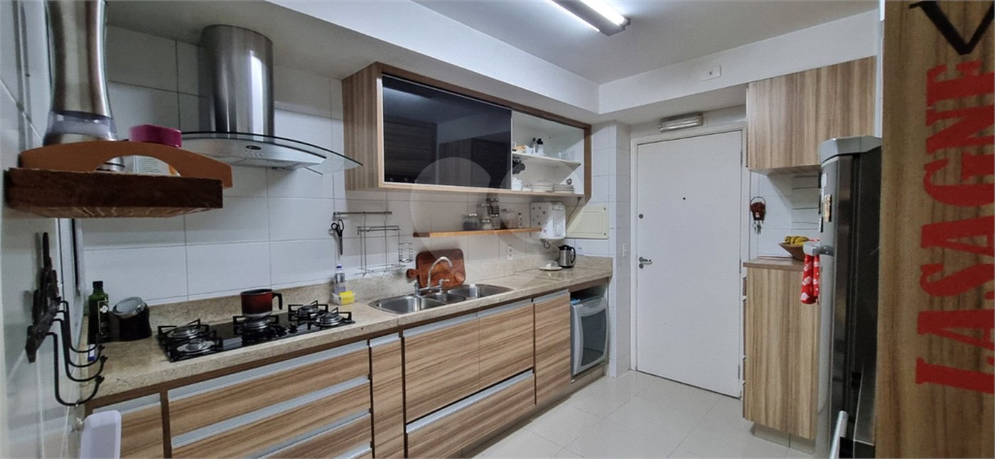 Apartamento à venda com 3 suítes em Jardim Londrina, São Paulo, SP