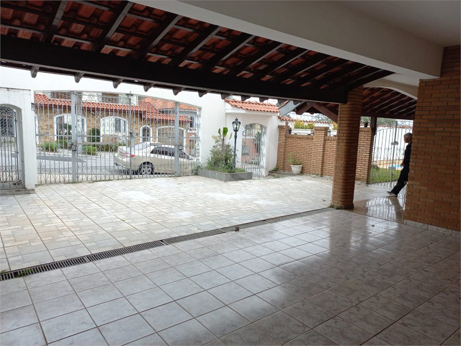 Sobrado à venda ou para alugar com 4 quartos, sendo 1 suíte,  em Barro Branco (zona Norte), São Paulo, SP