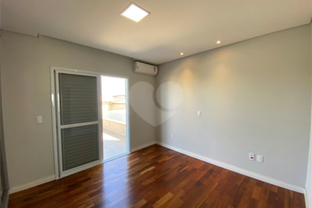 Casa com alto padrão de acabamento para venda no Condomínio Montreal.