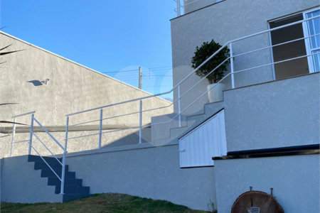 Sobrado à venda com 3 quartos, sendo 1 suíte, em Jardim do Lago, Atibaia, SP