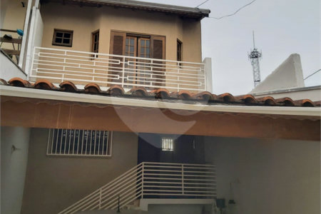 Sobrado à venda com 3 quartos, sendo 1 suíte,  em Vila Bernadotti, Mogi das Cruzes, SP