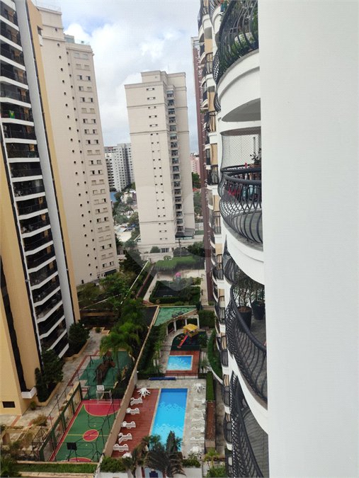 Apartamento à venda com 3 quartos, sendo 1 suíte, em Indianópolis, São Paulo, SP