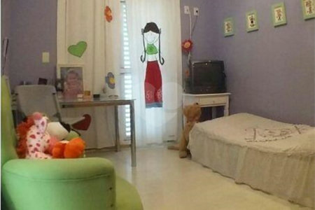 Casa à venda com 3 quartos, sendo 1 suíte,  no condomínio Aruã, Mogi das Cruzes - SP