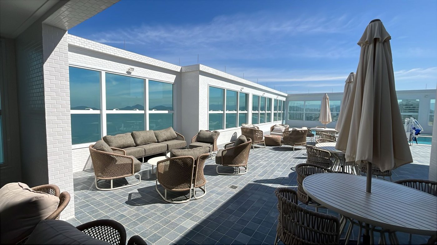 Apartamento Garden de Alto Padrão na Quadra da Praia – Exclusividade e Sofisticação na Aparecida, Santos