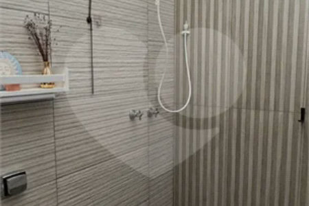 Casa Nova (Apenas 2 Anos) com Suíte: Conforto, Segurança e Localização Privilegiada!