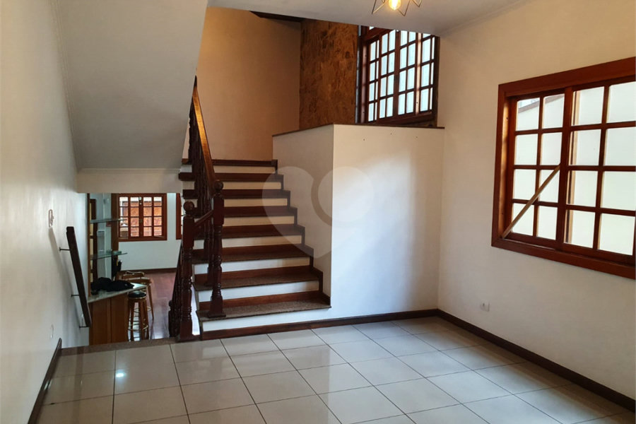 Sobrado à venda com 4 quartos, sendo 2 suítes, em Tremembé, São Paulo, SP