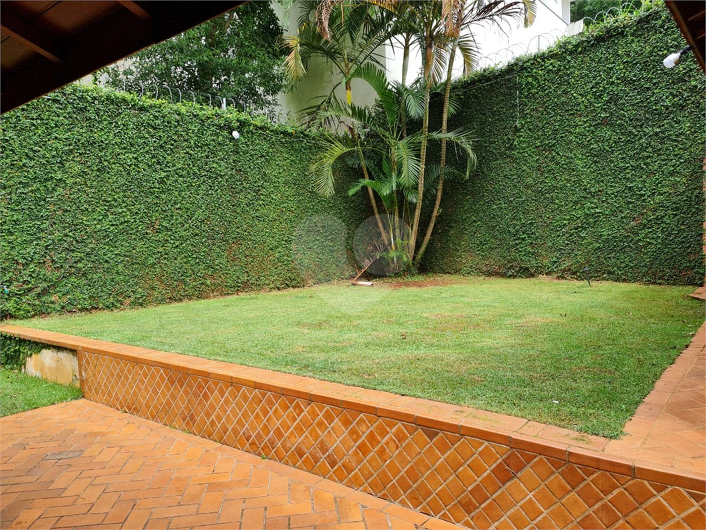 Sobrado à venda com 4 quartos, sendo 1 suíte,  em Jardim Leonor Mendes de Barros, São Paulo, SP
