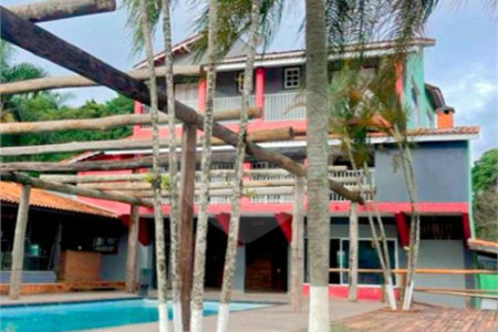 Chácara à venda com 7 quartos, sendo 4 suítes, no Centro, Araçoiaba da Serra, SP
