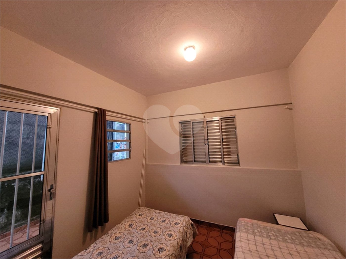 Sobrado à venda com 4 quartos em Vila Jurema, Ferraz de Vasconcelos, SP