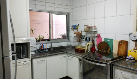 Sobrado à venda com 3 quartos, sendo 1 suíte,  em Vila Oliveira, Mogi das Cruzes, SP