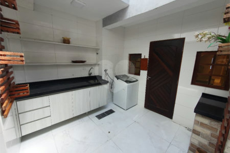 Sobrado à venda com 2 quartos, sendo 1 suíte,  em Vila Gomes Cardim, São Paulo, SP