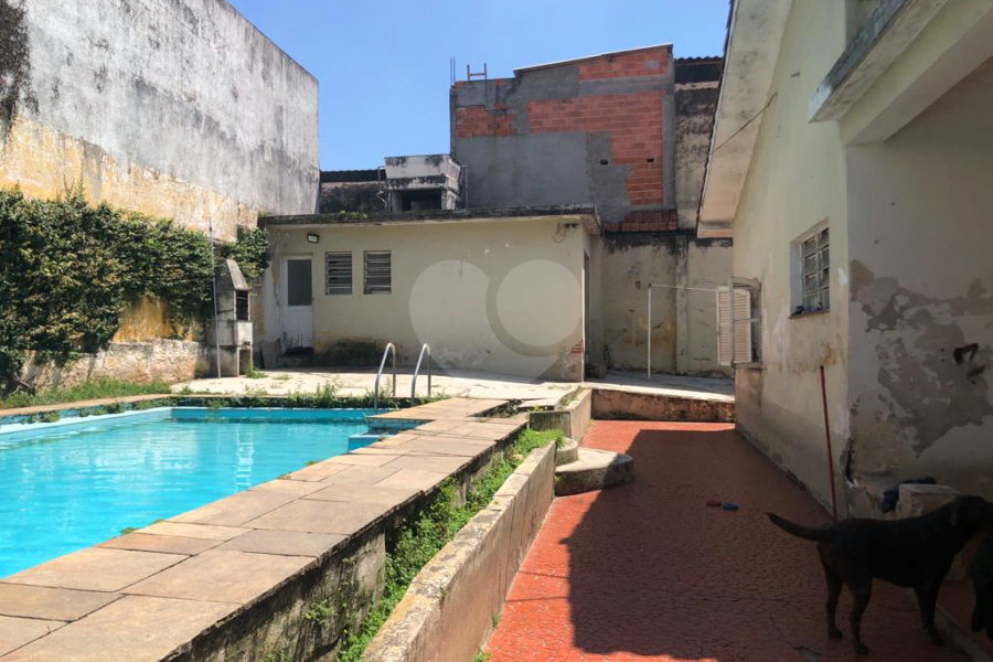 Casa à venda com 4 quartos, sendo 1 suíte,  em Morumbi, São Paulo, SP