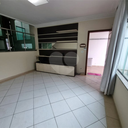 Casa à venda ou para alugar com 3 quartos, sendo 1 suíte,  em Bosque da Saúde, São Paulo, SP