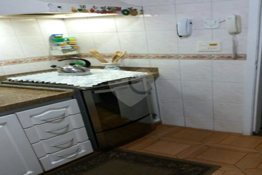 Casa à venda com 3 quartos, sendo 1 suíte,  no condomínio Alameda do Eucaliptos, São Paulo - SP