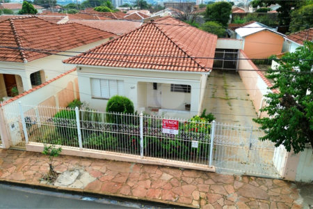 Casa à venda com 3 quartos no Centro, Araraquara, SP