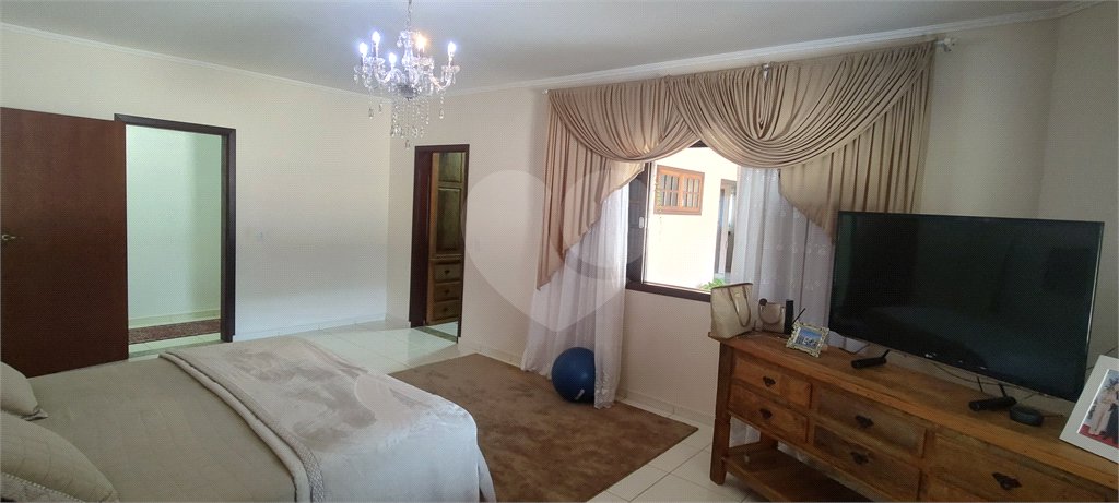 Casa à venda com 4 suítes no Centro, Extrema, MG