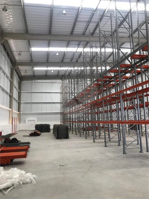 Galpão industrial com renda à venda em Cotia