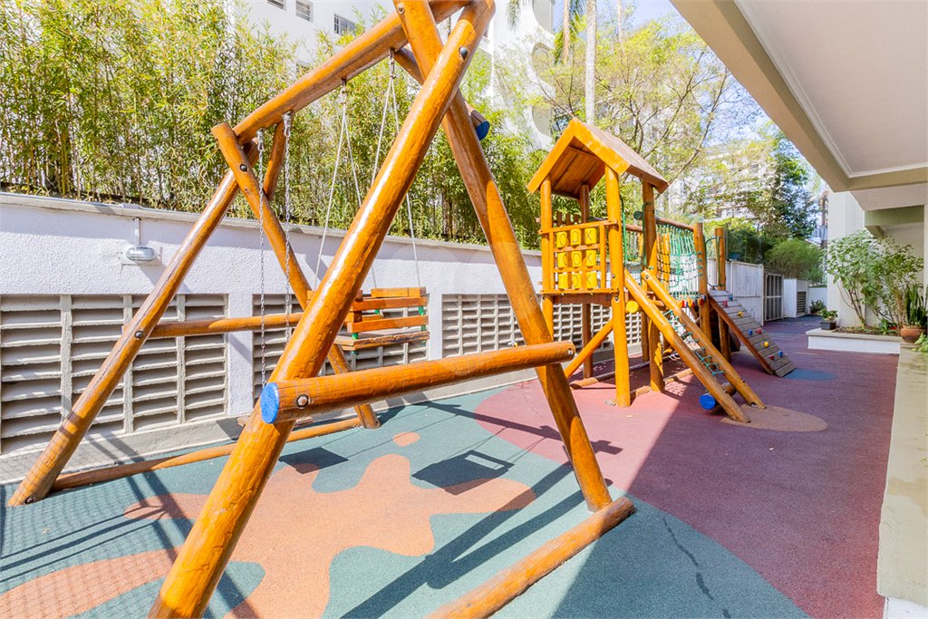 Apartamento à venda com 3 quartos, sendo 1 suíte,  em Cidade Monções, São Paulo, SP