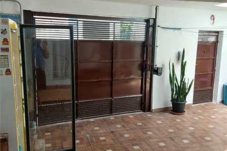 Casa à venda com 4 quartos, sendo 1 suíte, em Vila Pirajussara, São Paulo, SP