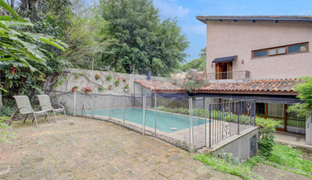 Casa de Vila à venda ou para alugar com 3 suítes em Jardim dos Estados, São Paulo, SP