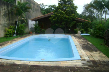 Casa à venda com 3 quartos, sendo 1 suíte, no condomínio Estância Marambaia, Vinhedo - SP