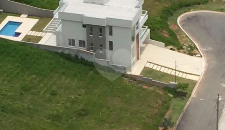 Casa à venda com 4 suítes no condomínio Santa Maria, Cotia - SP