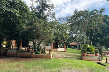 Casa à venda com 4 quartos, sendo 2 suítes, no condomínio Chacara Marques, Santana de Parnaíba - SP