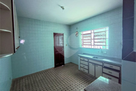Sobrado à venda com 3 quartos em Chora Menino, São Paulo, SP