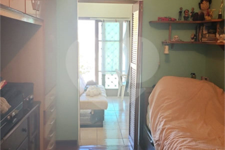 Casa à venda com 3 quartos, sendo 2 suítes, em Indianópolis, São Paulo, SP