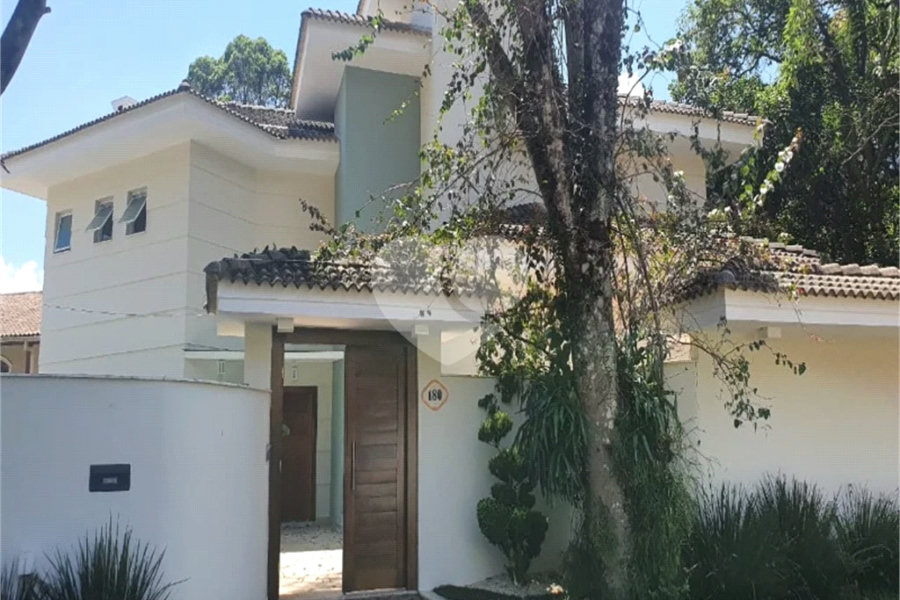 Casa à venda com 3 suítes no condomínio Parque Imperial da Cantareira, Mairiporã - SP