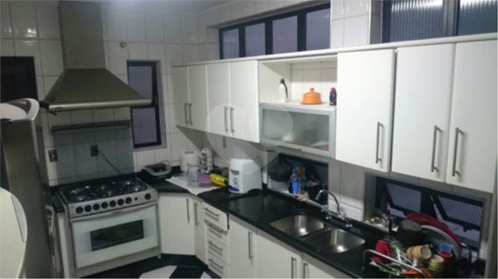 Sobrado à venda com 5 quartos, sendo 2 suítes, em Brooklin Paulista, São Paulo, SP