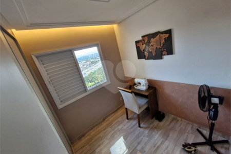 Apartamento à venda com 3 quartos, sendo 1 suíte,  em Vila Suissa, Mogi das Cruzes, SP