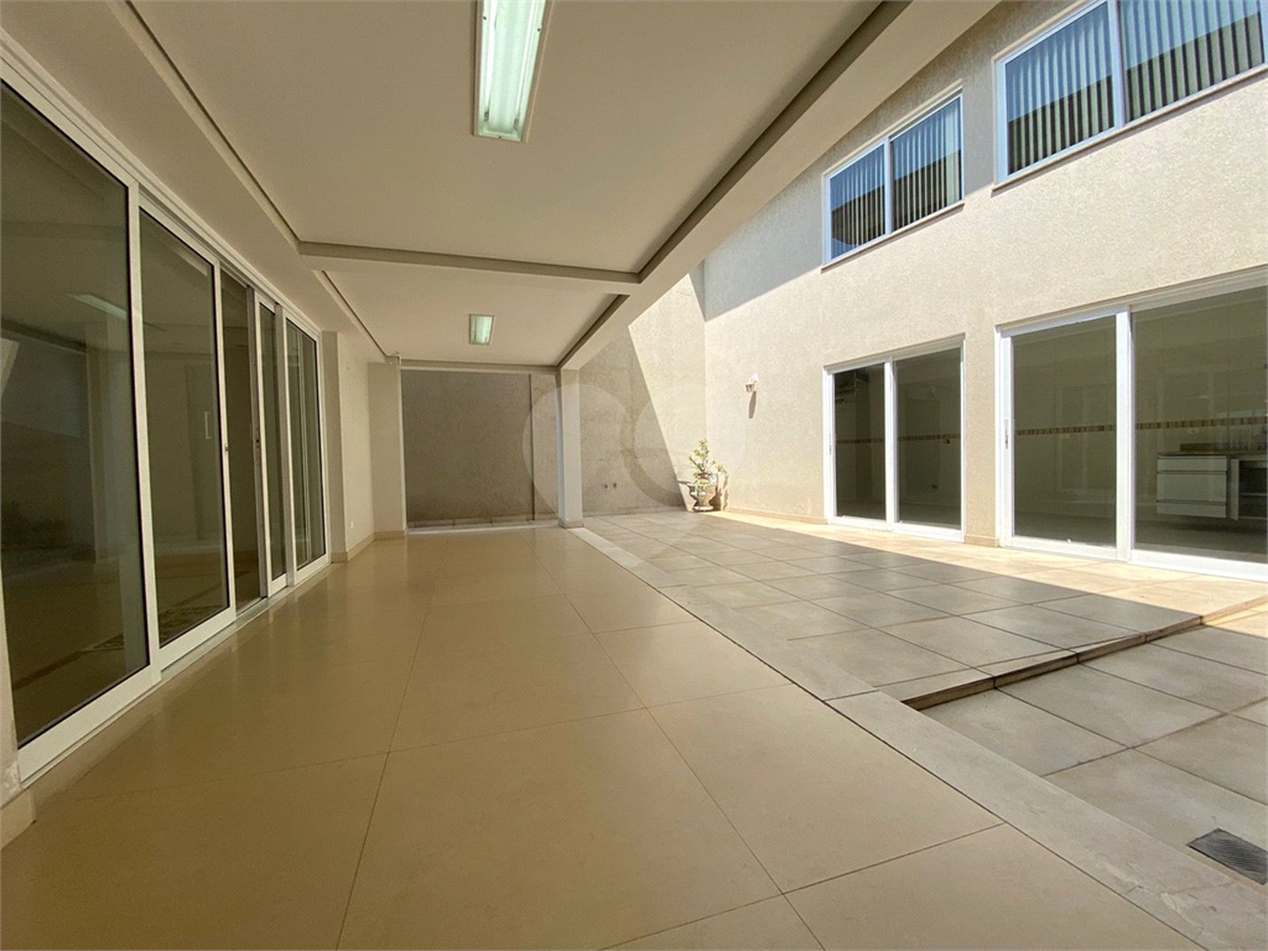 Sobrado à venda com 4 quartos, sendo 3 suítes, em Vila Ester (zona Norte), São Paulo, SP