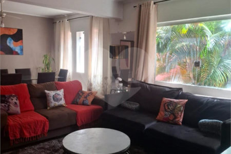 Sobrado à venda com 4 quartos, sendo 2 suítes,  em Campestre, Santo André, SP