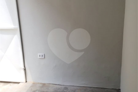 Casa Térrea à venda com 1 quarto em Vila Nivi, São Paulo, SP